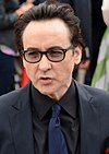 https://upload.wikimedia.org/wikipedia/commons/thumb/b/bb/John_Cusack_Cannes_2014.jpg/100px-John_Cusack_Cannes_2014.jpg